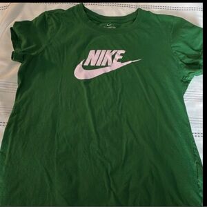 Nike Womens Green Graphic T-Shirt White Swoosh Logo Crew Neck